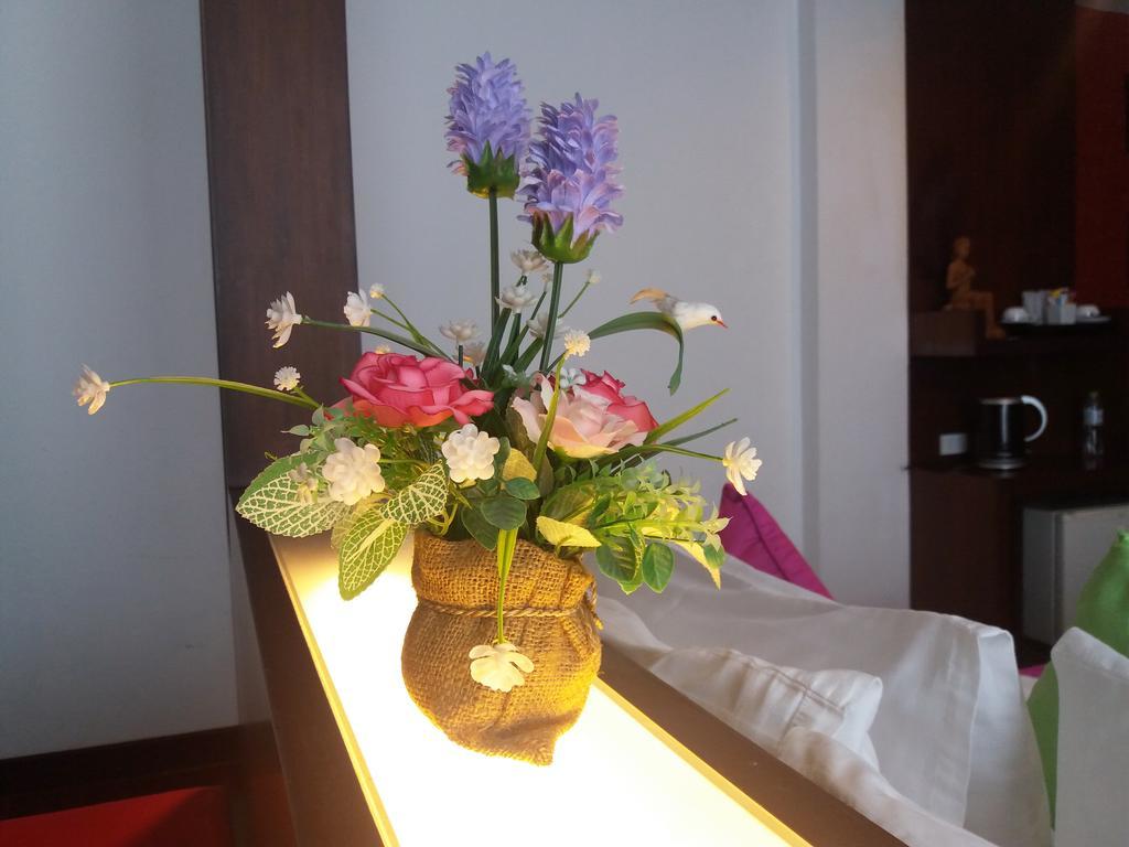 Nicha Suite Hua Hin Hotel Exteriör bild